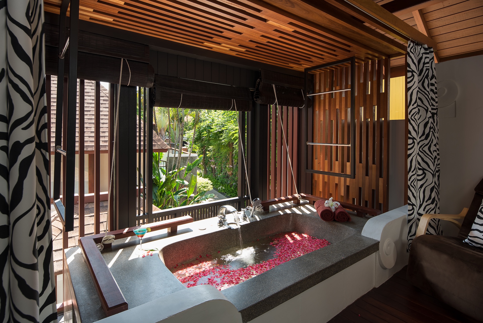 Deluxe Balcony Suite 2
