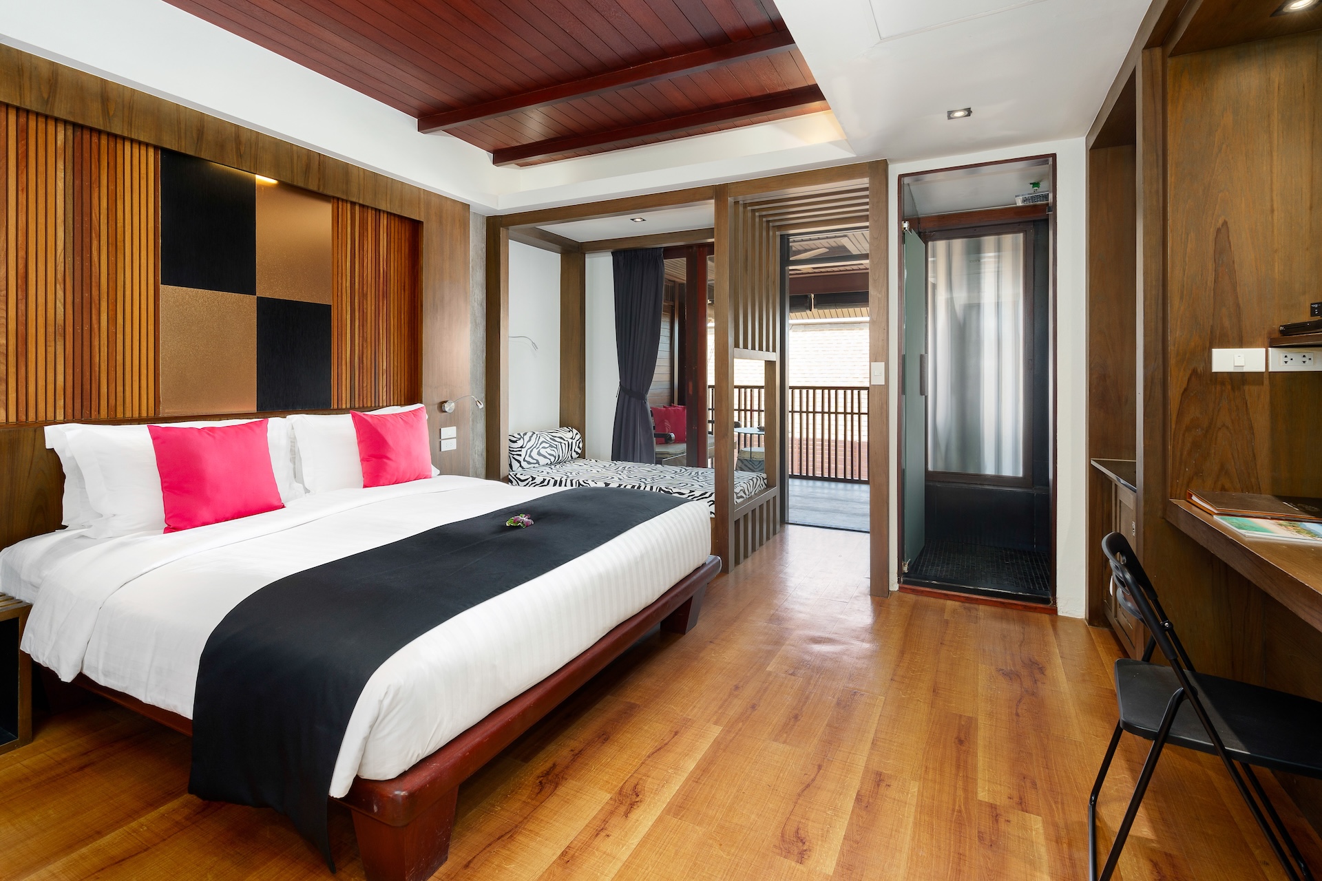Deluxe Balcony Suite 5