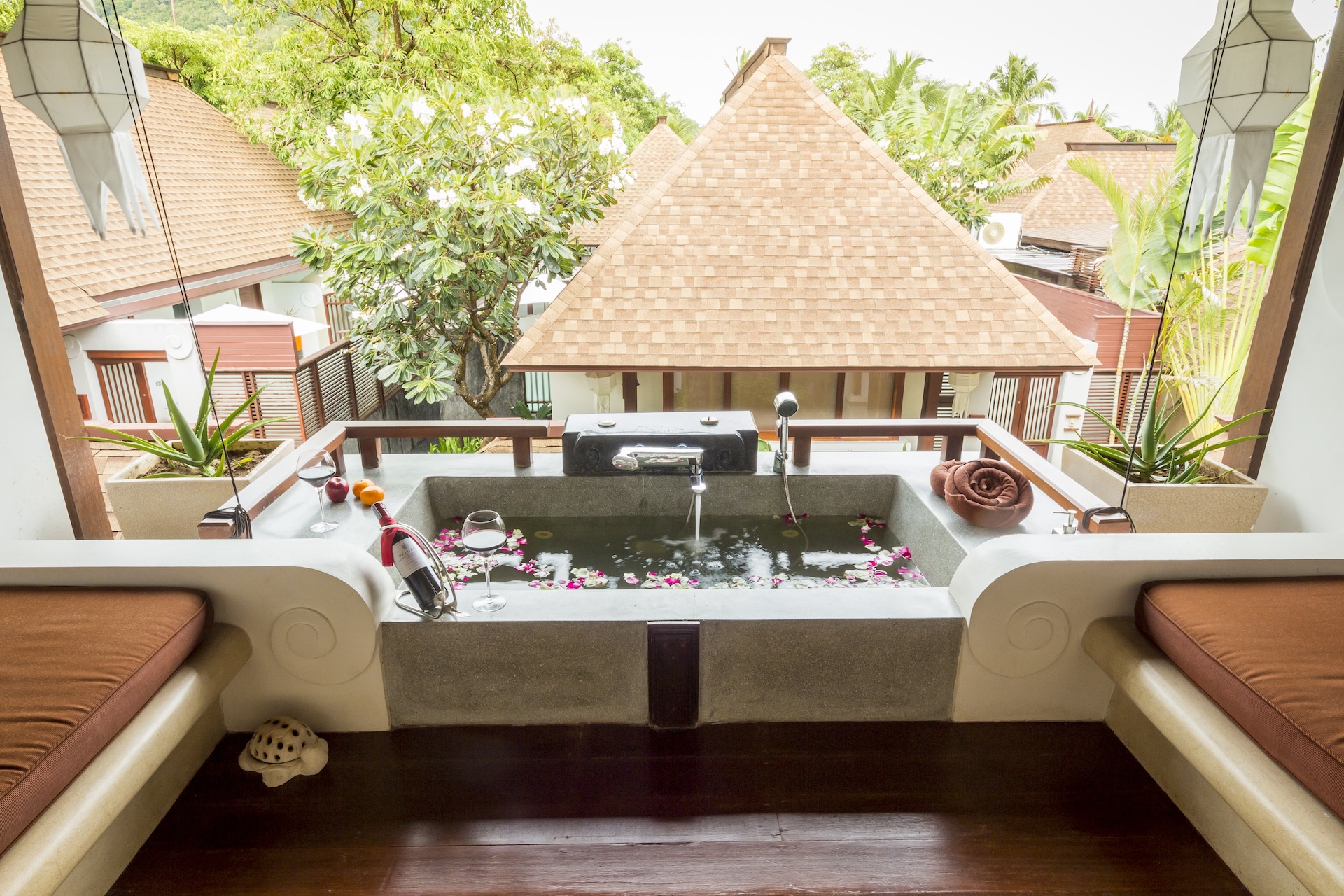 Deluxe Balcony Suite 7