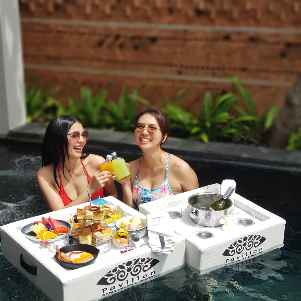 Floating Breakfast 7