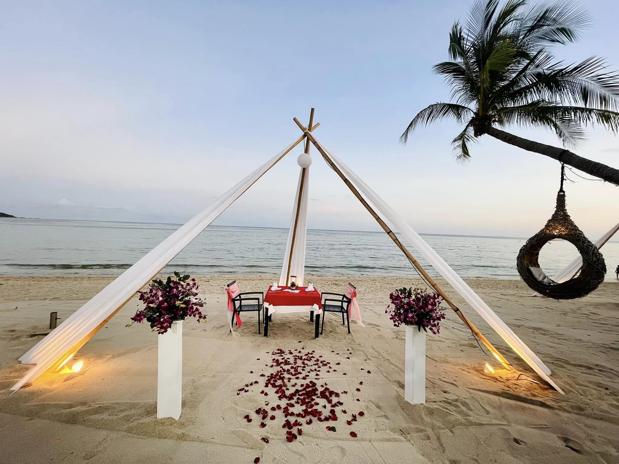 Romantic Dining Experience 3