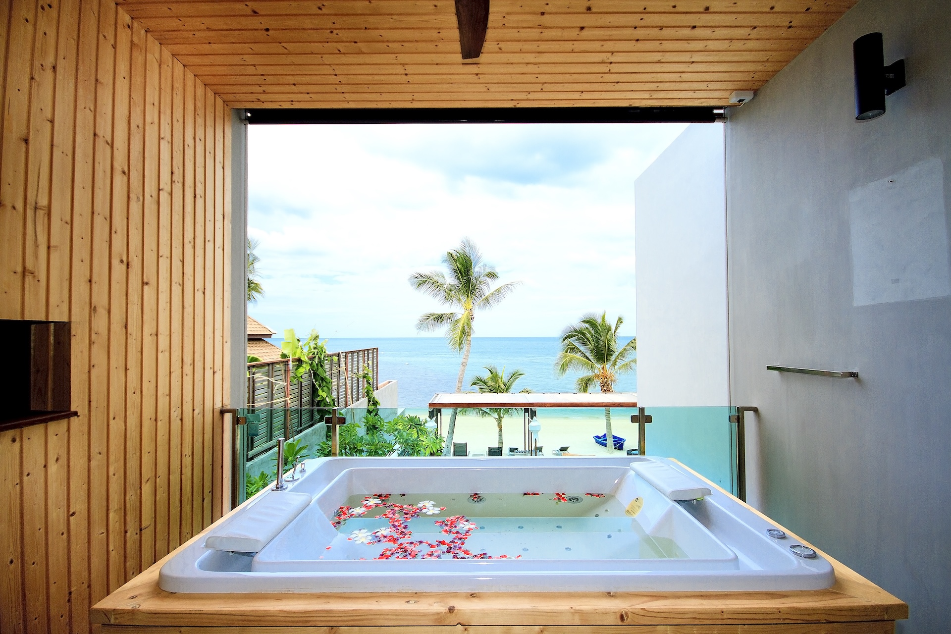 Three Bedroom Beachfront Pool Residence 13